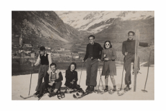 FamiliaAdemaEsquiant_40x50